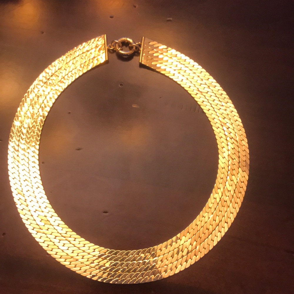gold collar style necklace